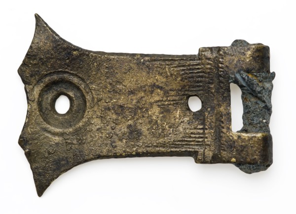 Brass book fittings with part closure, decorative fittings soil found brass copper metal, whipped engraved Single horseshoe