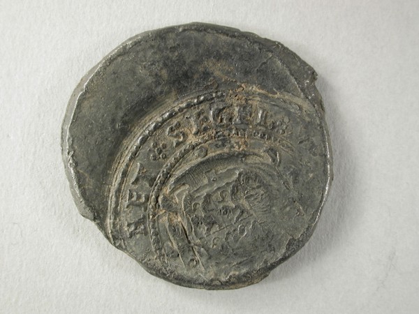 Cloth seal with Rotterdam weapon and ANDERHALF [STAEL], steel lead pinned-red cloth seal hallmark ground find lead metal, Steel