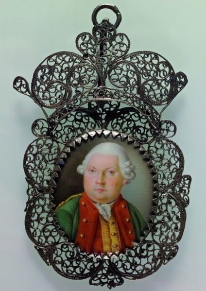 Portrait miniature William V in filigree medallion, portrait medallion miniature painting footage ceramics porcelain silver
