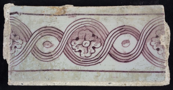 Rectangular purple border tile on white ground with decorated decor, with flowers, leaves, yellow pottery, edge tile wall tile