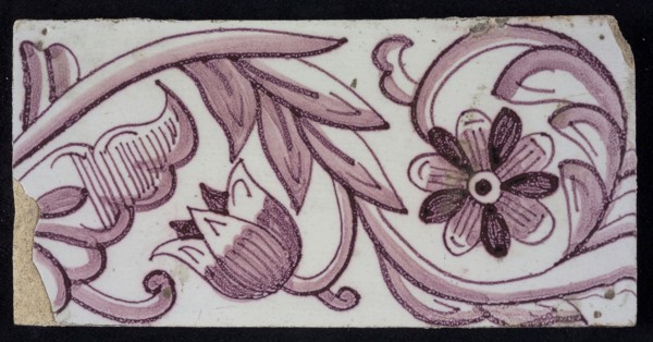 Rectangular edge tile in purple with tulip decor, with flower of ten oval petals, leaves, tulip fin, yellow pottery, edge tile