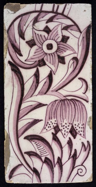 Rectangular edge tile in purple with sling decor of speckled tulip, flower with ten triangular petals, leaves, type of tulip