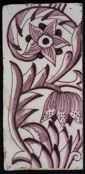 Rectangular edge tile in purple with sling decor of speckled tulip, flower with ten triangular petals, leaves, type tulip fawn