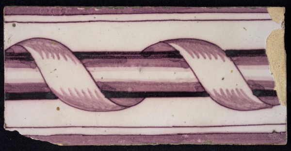 Rectangular purple border tile, lilac-like fond, surrounded decor, surrounded column, with dark purple parallel lines as edge