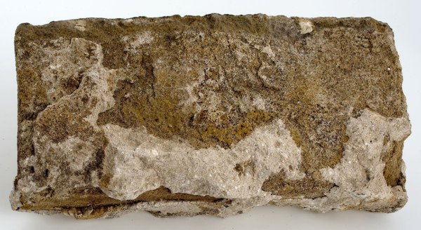 Yellow-gray brick from bastion on the south side of the Oostpoort, brick building material soil find ceramics pottery