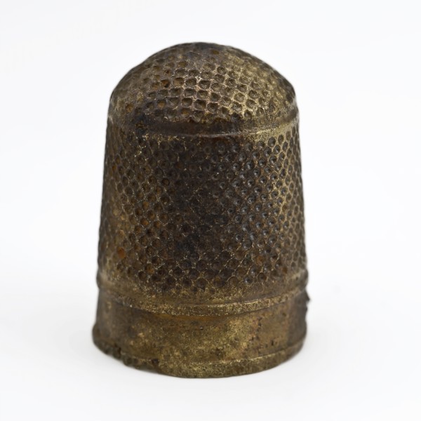 Copper molded thimble, thimble sewing kit soil find copper brass metal, cast Copper molded thimble with round pits in lines