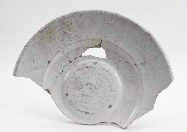 Large earthenware dish with convex bottom, entirely white glazed, dish plate tableware holder soil find ceramic earthenware
