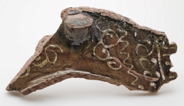 Fragment earthenware fire dome, red shard, decorated in sludge technology, fire dome soil find ceramic earthenware clay glaze
