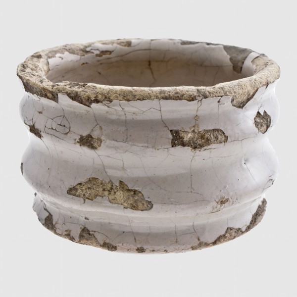 Jooster de Pottenbakster?, White low ointment jar, wide model with three constrictions, ointment jar holder soil find ceramic