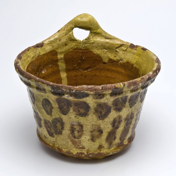 Soap head of red earthenware with hanging eye, glazed glaze in brown and yellow, pot container holder earth discovery ceramic