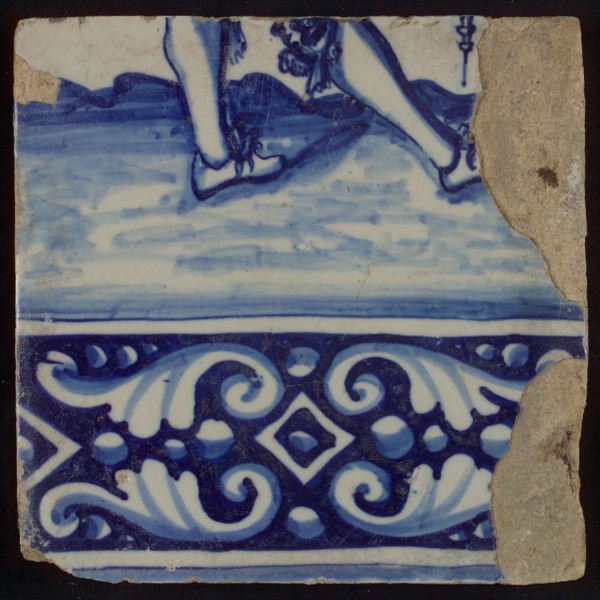 Tile of tableau with edges decorated in blue, legs, tile picture footage fragment ceramics pottery glaze, baked 2x glazed