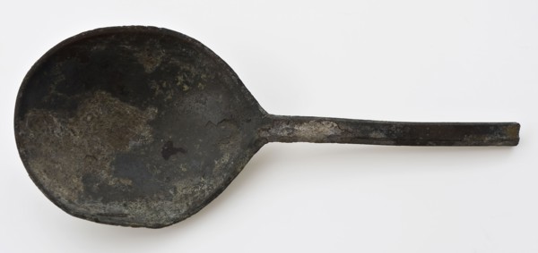 Spoon with egg-shaped bowl and hexagonal handle, marked, spoon cutlery soil find tin metal, w bin 5.5 Marked in the spoon blade