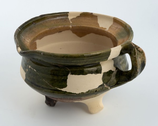 Pottery cooking jug on three legs, wide neck opening, white shard, with pouring lip and band, cooking pot crockery holder