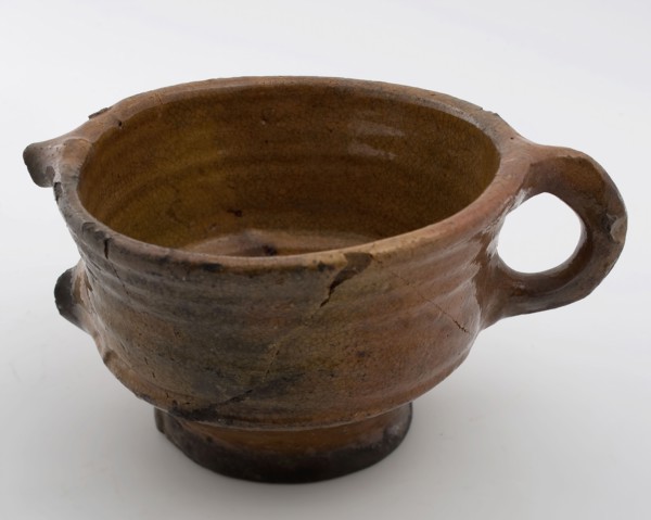 Earthenware pap bowl, red shard, glazed, two pinched sausage ears, on stand, papkom bowl crockery holder earthenware pottery