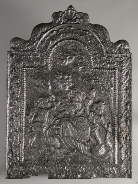 Fireback woman with three children is offered branch, the Love, fire place, cast Rectangular arch at the top. On top of shell