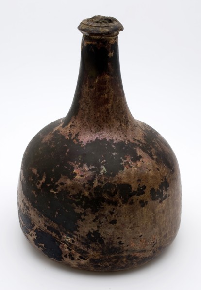 Belly bottle, belly bottle bottle holder soil find glass, raised bottom Body with almost vertically ascending wall
