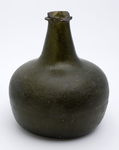 Circumcifical thick-walled bottle in clear olive green glass, glass surface rough, affected, wine bottle abdominal bottle bottle