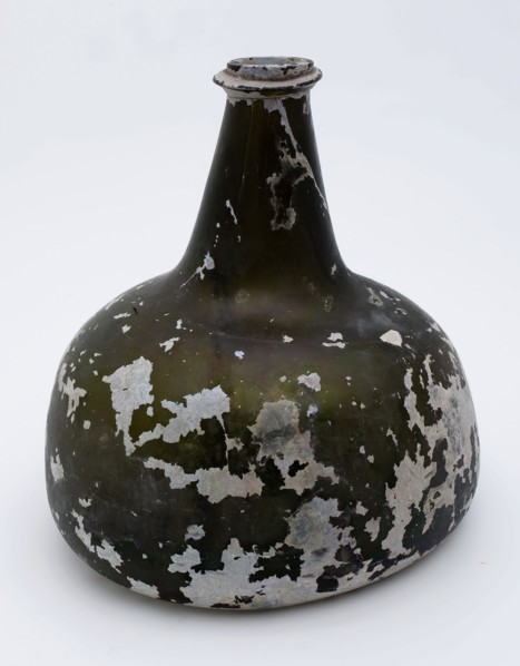Belly bottle, belly bottle bottle holder soil find glass, bottom Inwardly bending body to convex shoulders and short rejuvenated