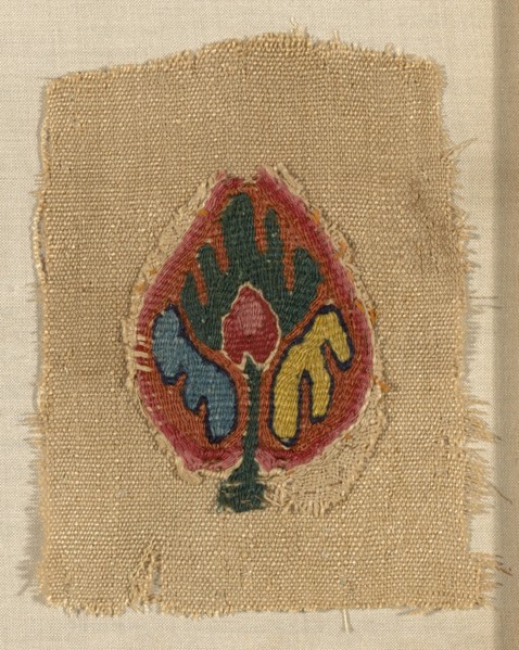 Fragment, 5th/6th century, Egypt, Akhmin, Egypt, Linen and wool, slit tapestry weave, 11.4 × 8.9 cm