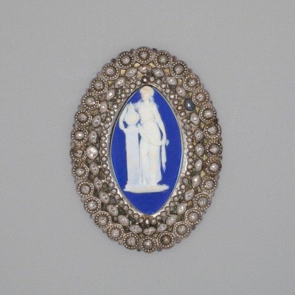 Medallion with Women and Urn, Late 18th century, Wedgwood Manufactory, England, founded 1759,