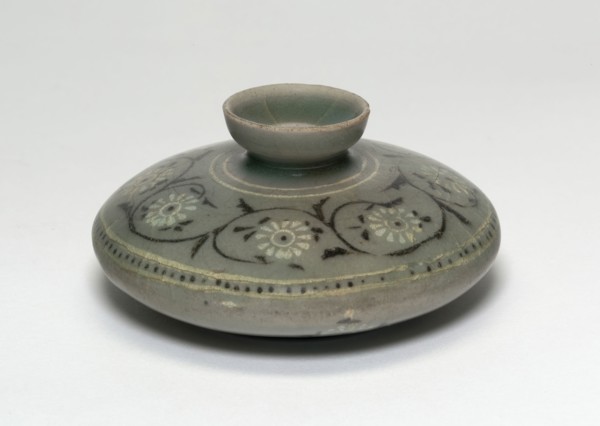 Oil Bottle with Chrysanthemum Flower Heads, Goryeo dynasty (918–1392), late 12th/13th century,