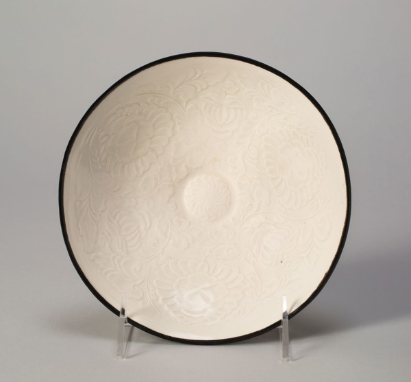 Dish with Crane amid Floral Scrolls, Jin dynasty (1115–1234), 12th century, China, Ding ware,