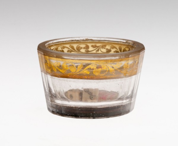 Salt, c. 1730, Bohemia, Czech Republic, Bohemia, Glass with engraved gold leaf decoration, 3.2 × 5
