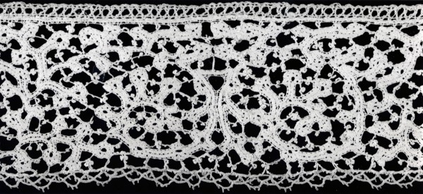 Border, Early 18th century, Italy, Linen, bobbin part lace, continuous clothwork tapes, 9.7 x 11.5