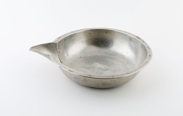 Basin with Spout, c. 1750, England, Pewter, 6.4 × 25.4 × 31.1 cm (2 1/2 × 10 × 12 1/4 in. with