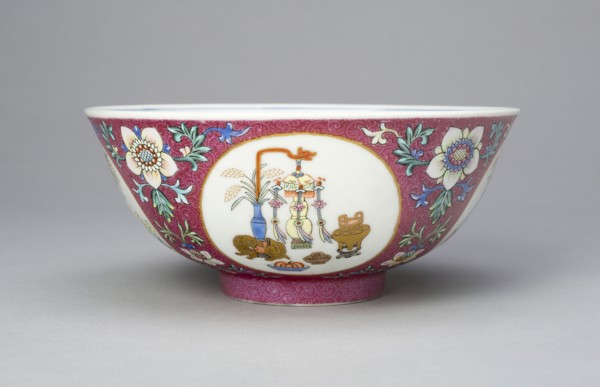 Ruby-Ground Medallion Bowl, Qing dynasty (1644–1911), Daoguang reign mark and period (1821–1850),