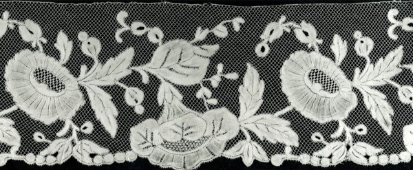 Sleeve Ruffle, 1880s, Belgium, Ghent, Ghent, Cotton, bobbin part lace, 10.1 x 32 cm (4 x 12 5/8 in