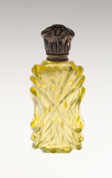 Scent Bottle, c. 1840/50, Bohemia, Czech Republic, Bohemia, Glass, cut and colored with metal