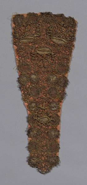 Stomacher, 18th century, Norway, Norway, Silk, plain weave with gilt-metal-strip-wrapped silk,