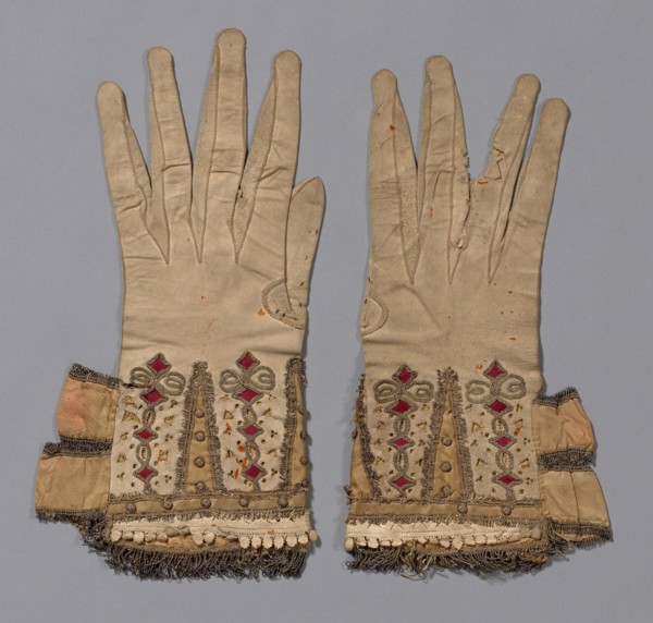 Pair of Gloves, 1601/50, England, Leather, cut, pricked and slashed, silk satin appliqué,