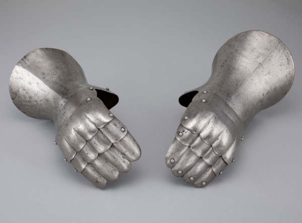 Pair of Mitten Gauntlets, c. 1500 with 19th century restoration, Spanish, Spain, Steel, L. 25.4 cm