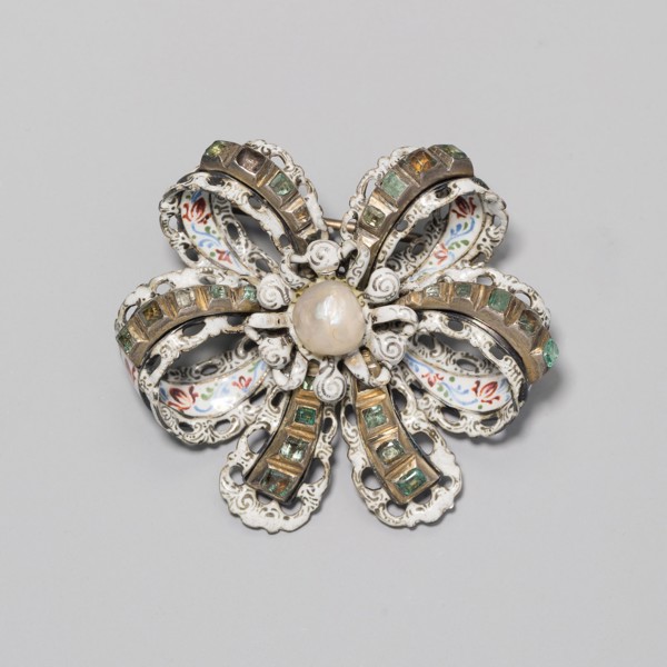 Brooch Shaped as a Bow, 17th or 19th century, French, France, Silver gilt, enamel, and aquamarines,