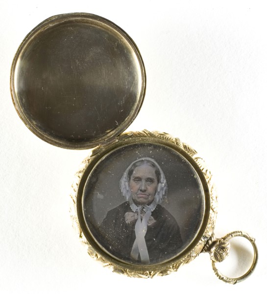 Untitled (Locket), 1839/60, 19th century, Unknown Place, Daguerreotype, 3.5 x 3.5 cm (each plate),