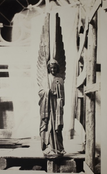 Angel, Sainte-Chapelle, 1853/54, Auguste Mestral, French, 1812–1884, France, Salted paper print, 33