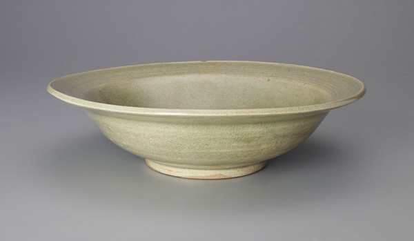 Dish with Incised Rings, 14th century, Thailand, Chiang Rai Province, Muang Phan, Northern,