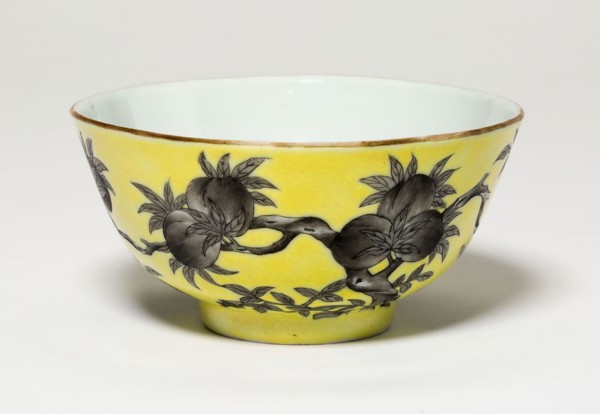 Cup with Peaches, Qing dynasty (1644–1911), Guangxu period (1875–1908), c. 1894, China, Porcelain
