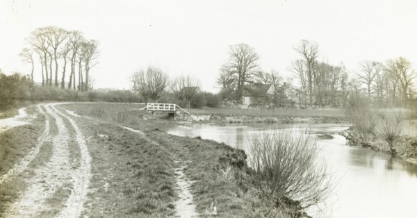 Kelmscott Manor: From the Thames, 1896, Frederick H. Evans, English, 1853–1943, England, Lantern