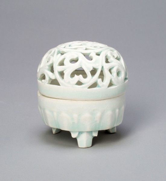 Covered Tripod Incense Burner (Censer) with Foliate Scrolls and Leafy Tendrils, Northern Song
