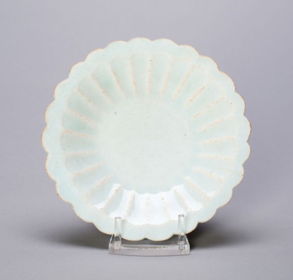 Dish with Lobed Cavetto and Foliate Rim, Song dynasty (960–1279), 11th/12th century, China, Qingbai