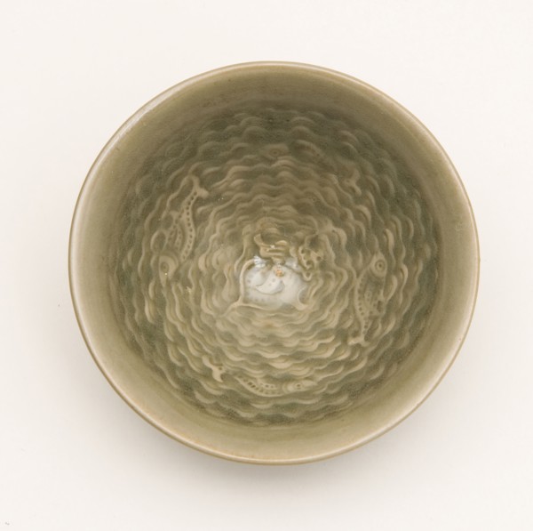 Conical Bowl with Interior of Fish Swimming amid Waves Encircling a Sea Crab and Exterior of