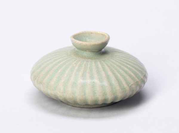 Lobed Oil Bottle, Goryeo dynasty (918–1392), early/mid 12th century, Korean, South Korea, Stoneware
