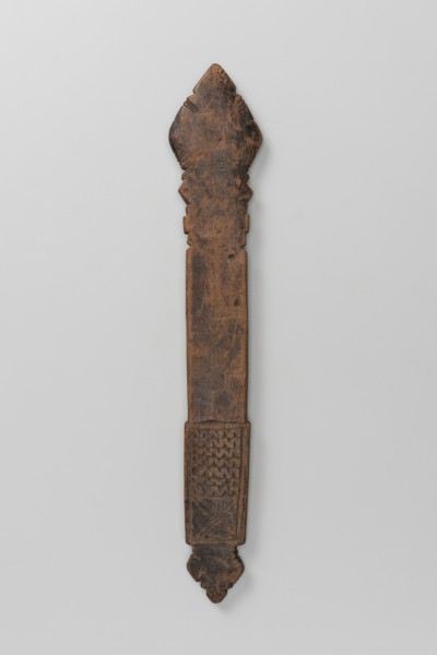 Hand cross, Ethiopian workshop. Diamond-shaped arms, wide grip almost same width as the arms,