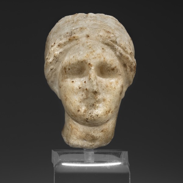 Head of a woman in a bonnet; Greek sculpture, female portrait, hairstyle; 5th century BC, Greece;,