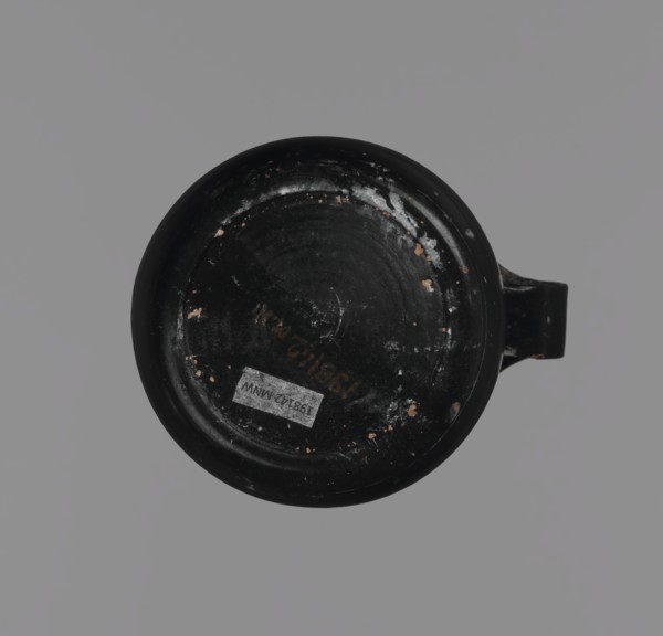 Gnathia-style mug, antique mug from Apulia Southern Italy, 4th–3rd century BC. Red clay with glossy