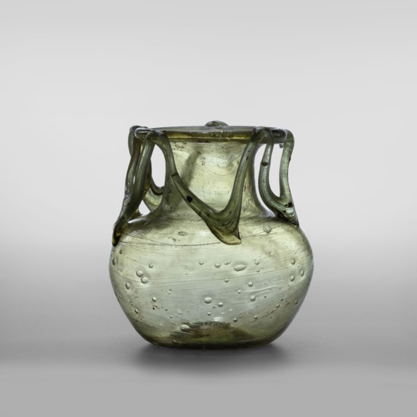 Flask, unknown eastern workshop; Scen.Gal.Klass.; Transparent glass, yellowish-green with applied