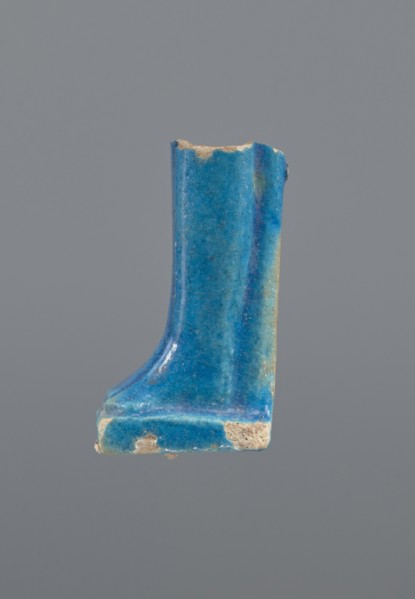 Shabti legs, mummy-shaped figurine fragment: fragment of the legs of a mummy-shaped shabti figurine